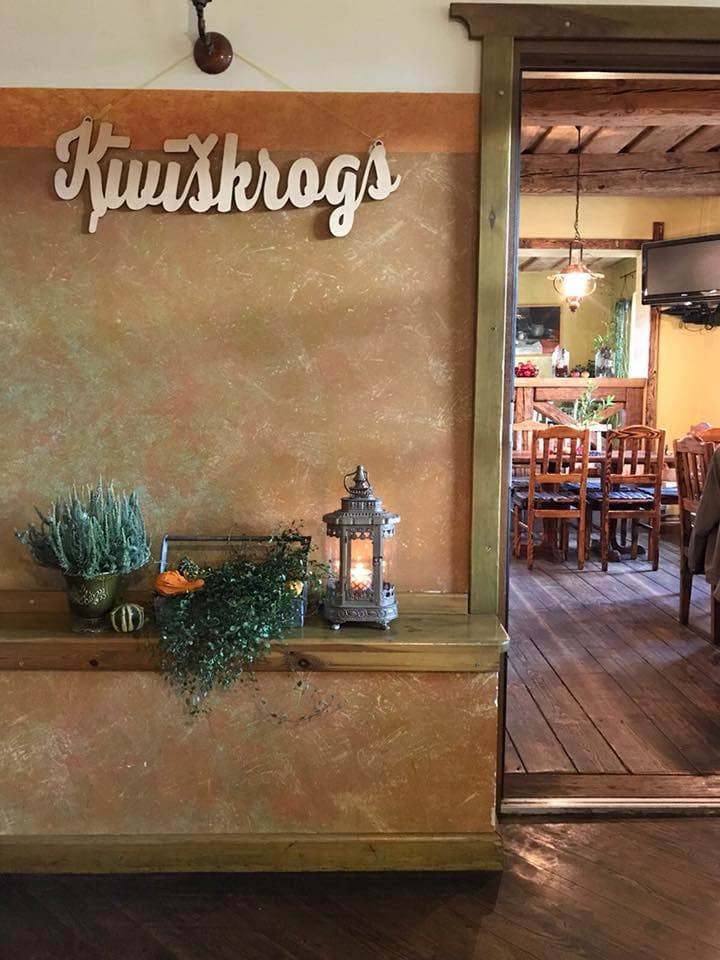 Ķīvīškrogs kafejnīcas interjers